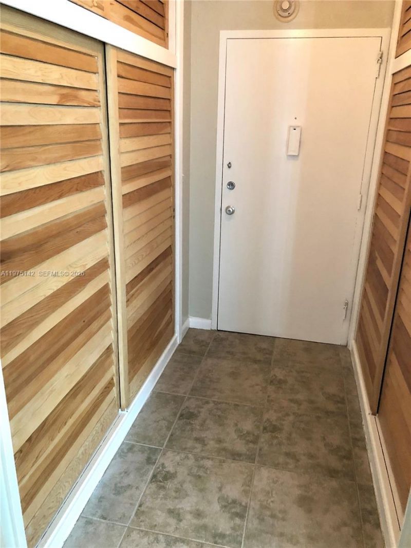 1408 Brickell Bay Dr , Unit 404, Miami, FL 33131 Photo