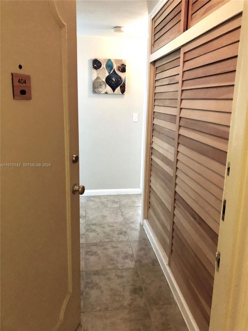 1408 Brickell Bay Dr , Unit 404, Miami, FL 33131 Photo