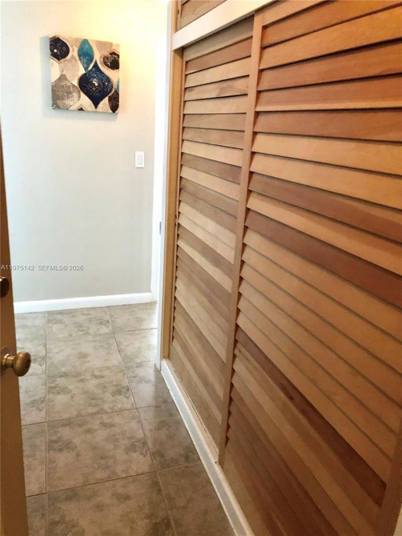 1408 Brickell Bay Dr , Unit 404, Miami, FL 33131 Photo