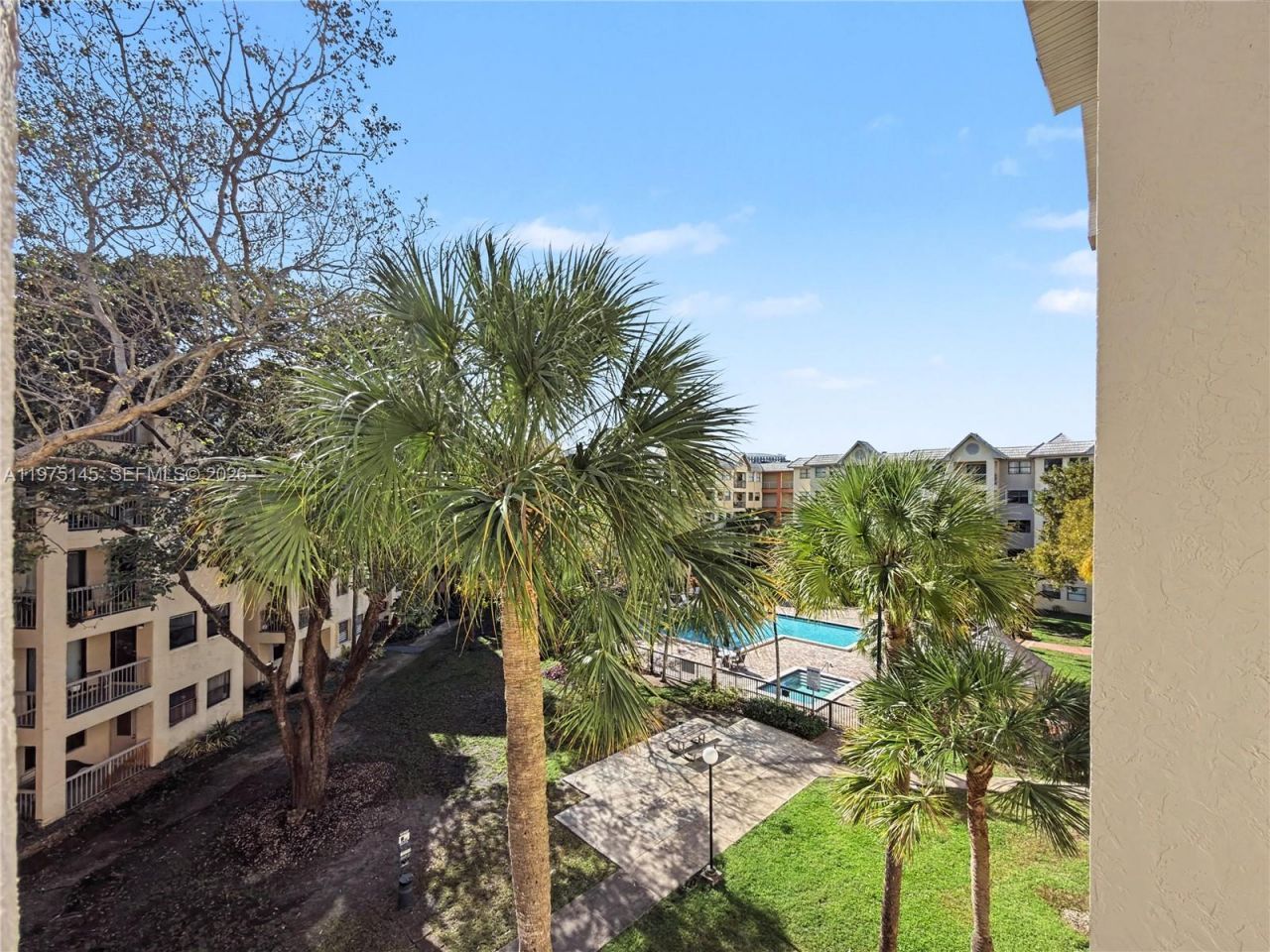 8120 Geneva Ct, Unit 453, Doral, FL 33166 Photo