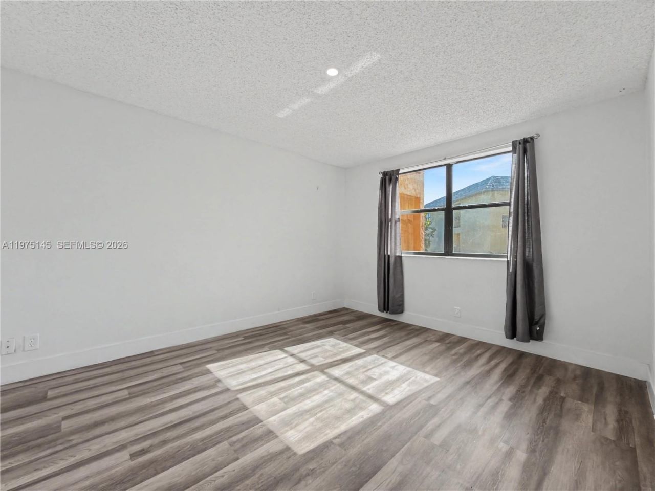 8120 Geneva Ct, Unit 453, Doral, FL 33166 Photo