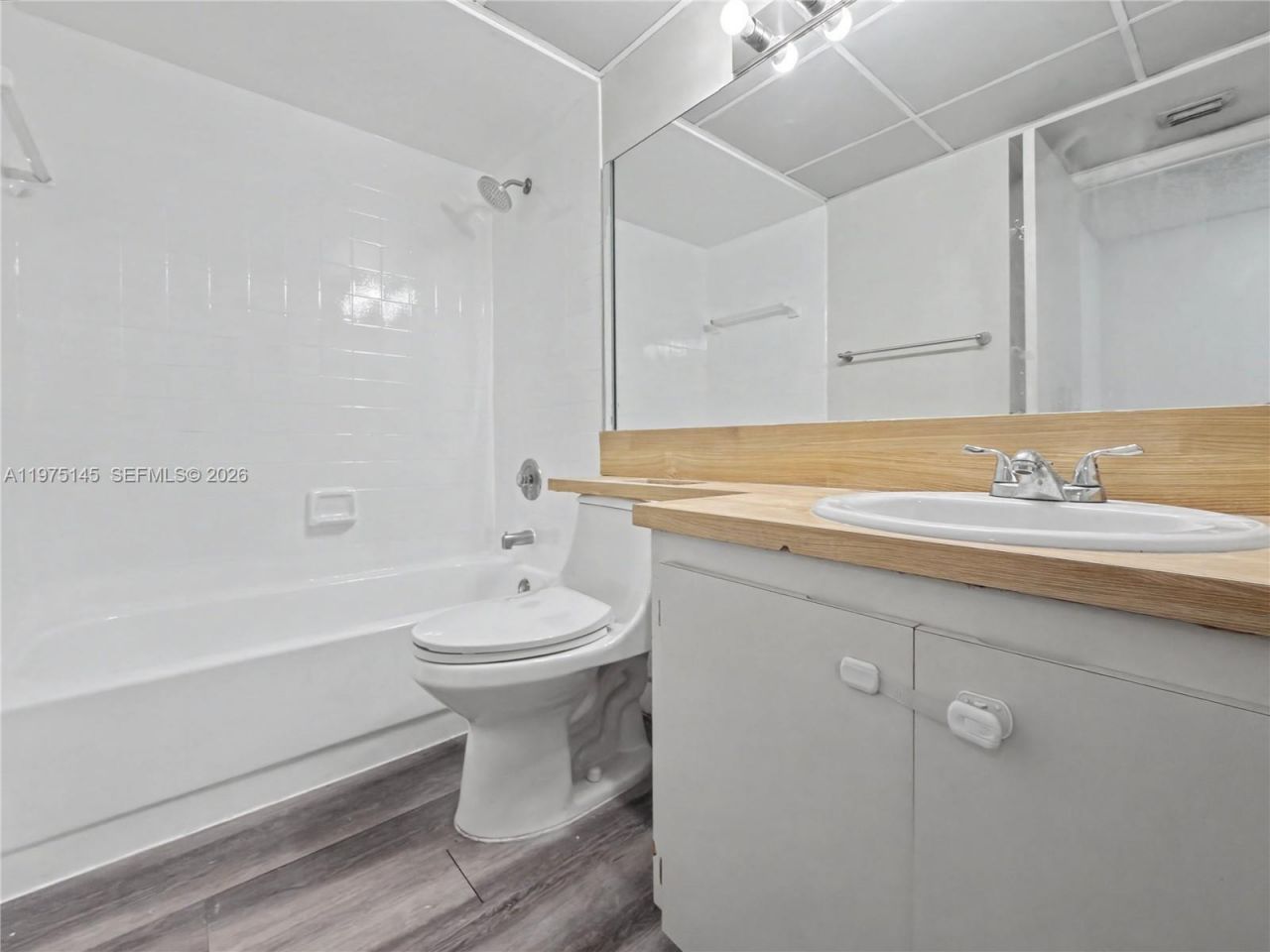 8120 Geneva Ct, Unit 453, Doral, FL 33166 Photo