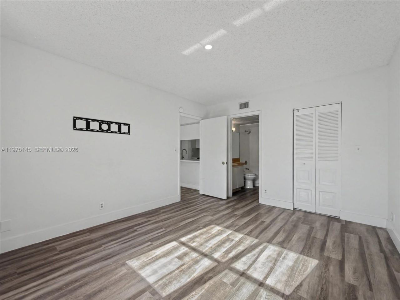 8120 Geneva Ct, Unit 453, Doral, FL 33166 Photo