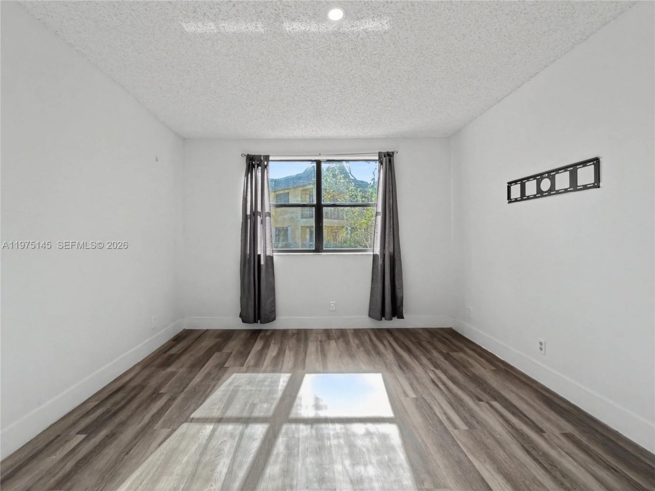 8120 Geneva Ct, Unit 453, Doral, FL 33166 Photo