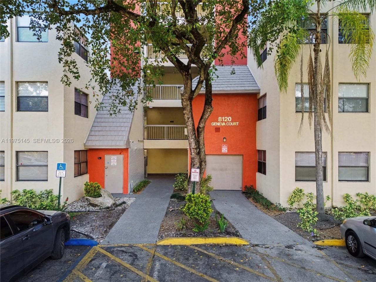 8120 Geneva Ct, Unit 453, Doral, FL 33166 Photo