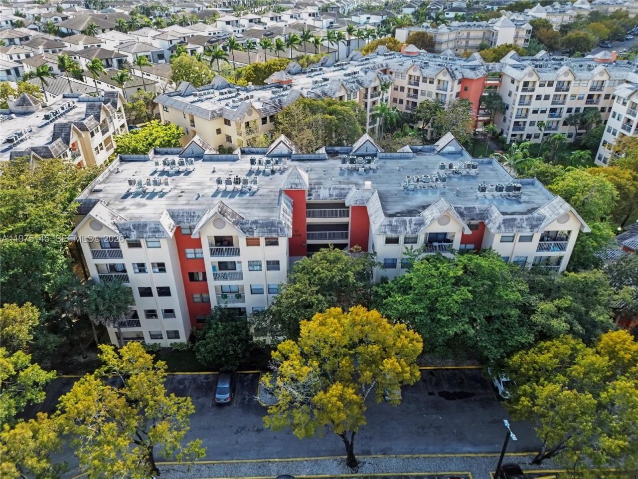 8120 Geneva Ct, Unit 453, Doral, FL 33166 Photo