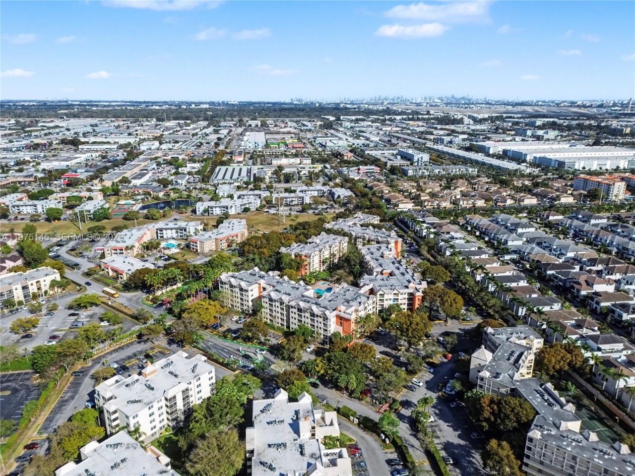 8120 Geneva Ct, Unit 453, Doral, FL 33166 Photo