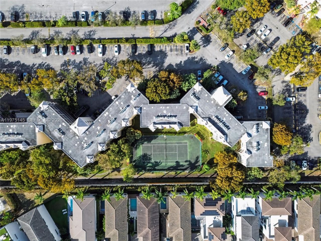 8120 Geneva Ct, Unit 453, Doral, FL 33166 Photo