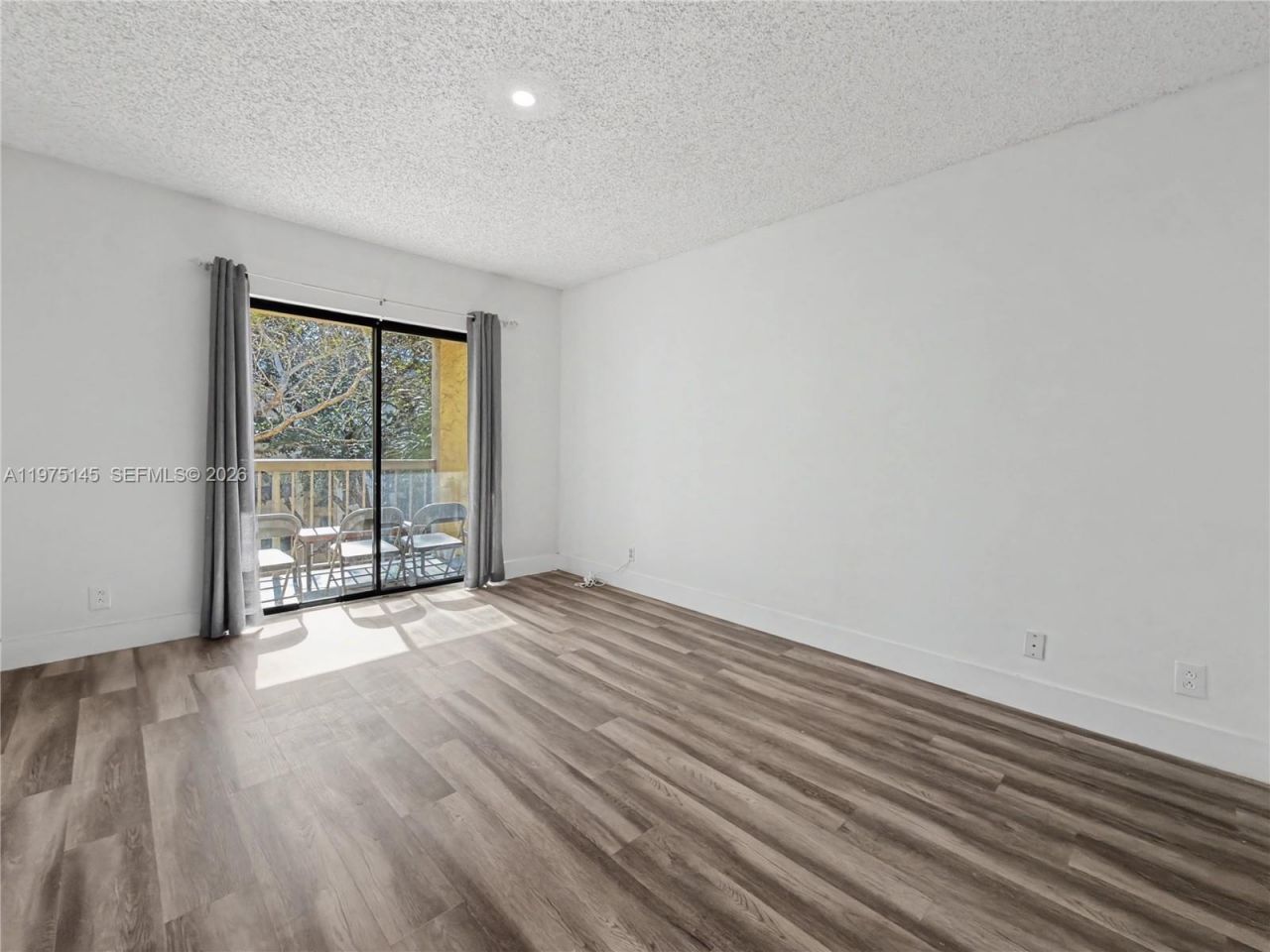 8120 Geneva Ct, Unit 453, Doral, FL 33166 Photo