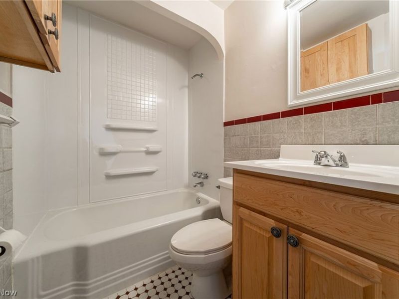 1887 Lawnway Road , South Euclid, OH 44121 Photo 18