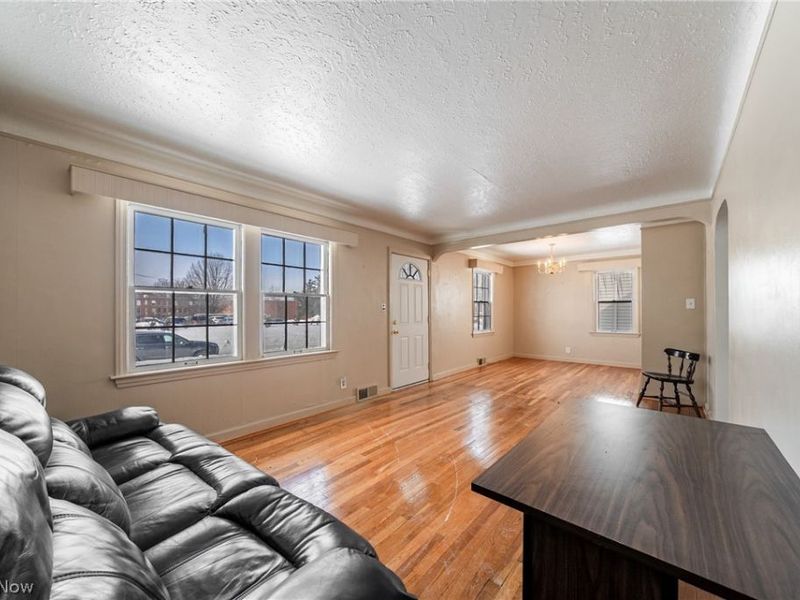 1887 Lawnway Road , South Euclid, OH 44121 Photo 5