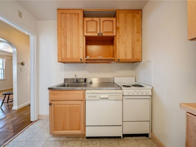 1887 Lawnway Road , South Euclid, OH 44121 Photo 6