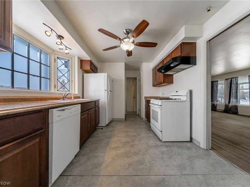 4602 College Road , South Euclid, OH 44121 Photo 9