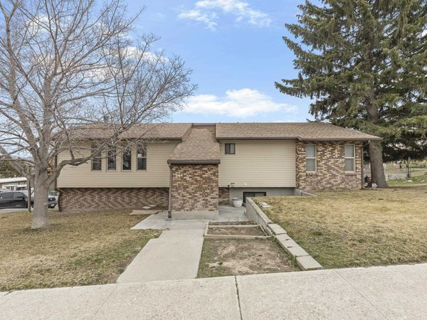 144 Oasis Dr, Pocatello, ID 83204