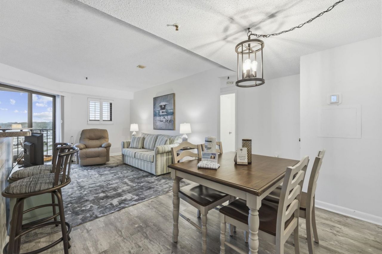 5905 S Kings Hwy.  Photo 5