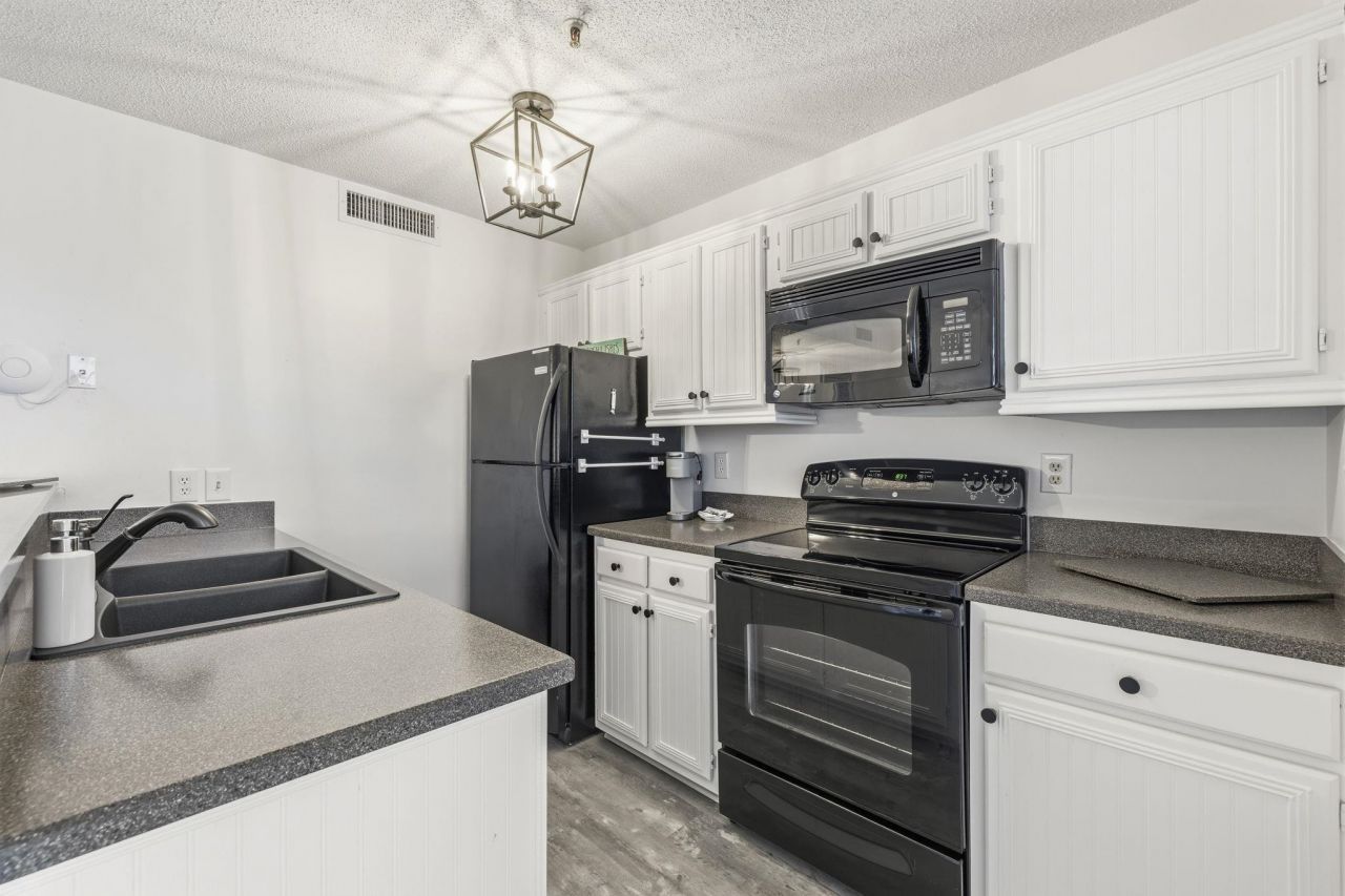 5905 S Kings Hwy.  Photo 8