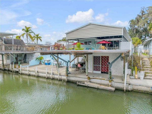 201 GARY AVENUE , OAK HILL, FL 32759