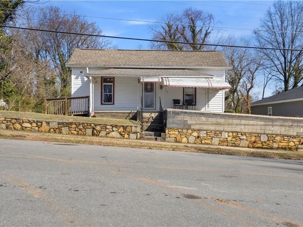1303 N Jackson Avenue , Winston-Salem, NC 27101