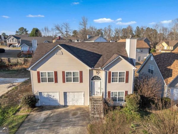 8039 Mustang Lane, Riverdale, GA 30274