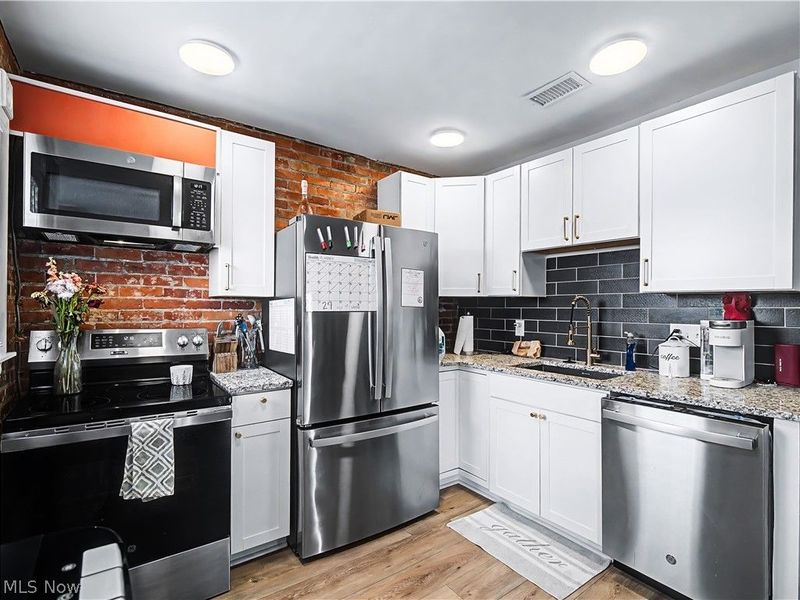 37931 Vine Street, Willoughby, OH 44094 Photo 32