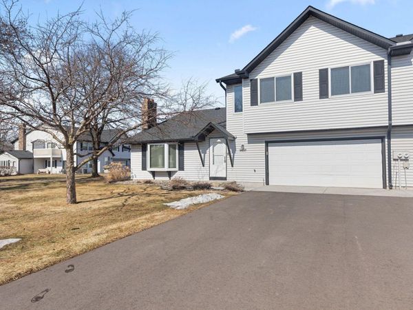 3637 Gershwin Lane N, Oakdale, MN 55128