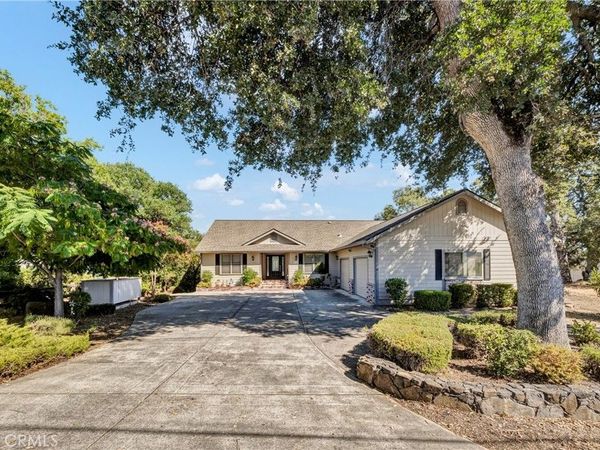 17120 Knollview Drive, Hidden Valley Lake, CA 95467