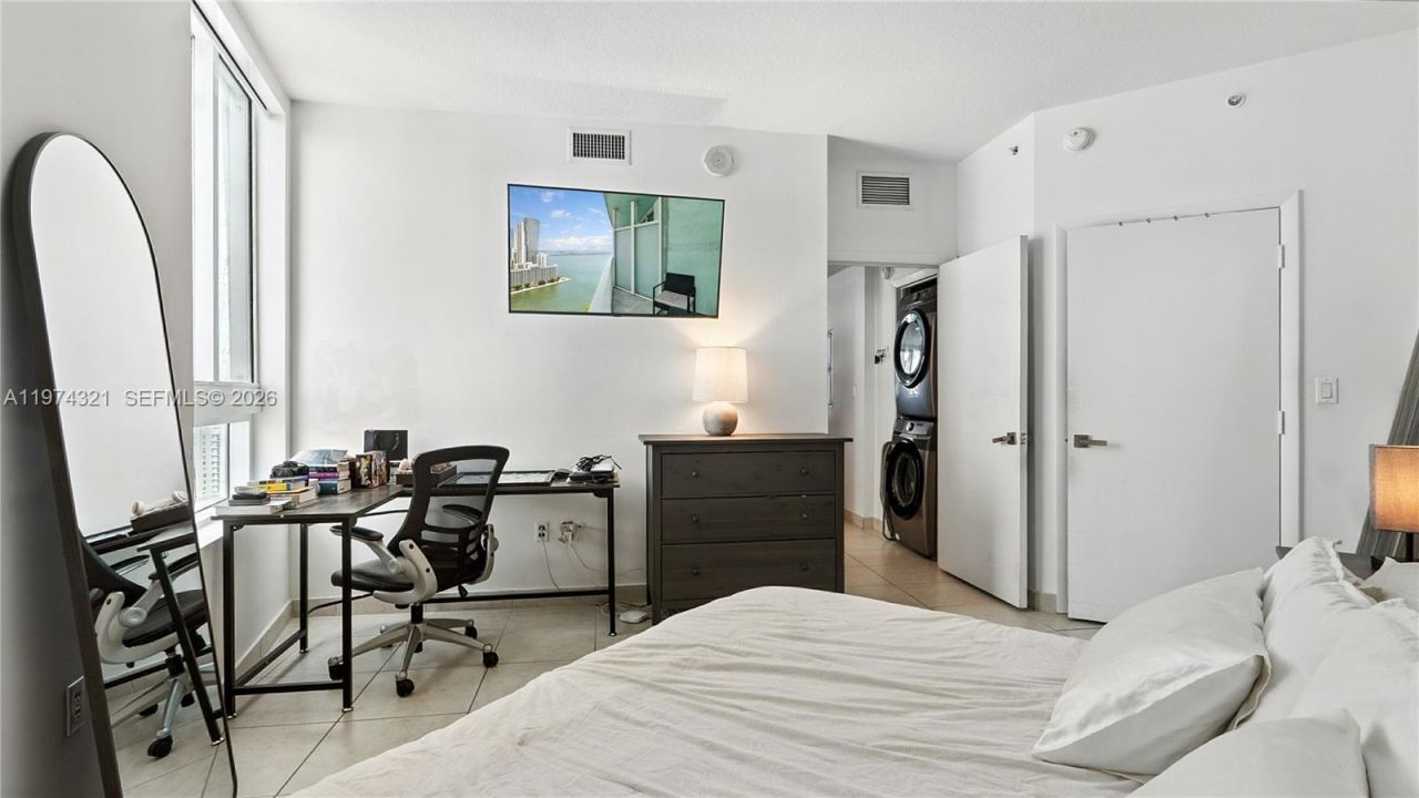 1900 N Bayshore Dr , Unit 2810, Miami, FL 33132 Photo