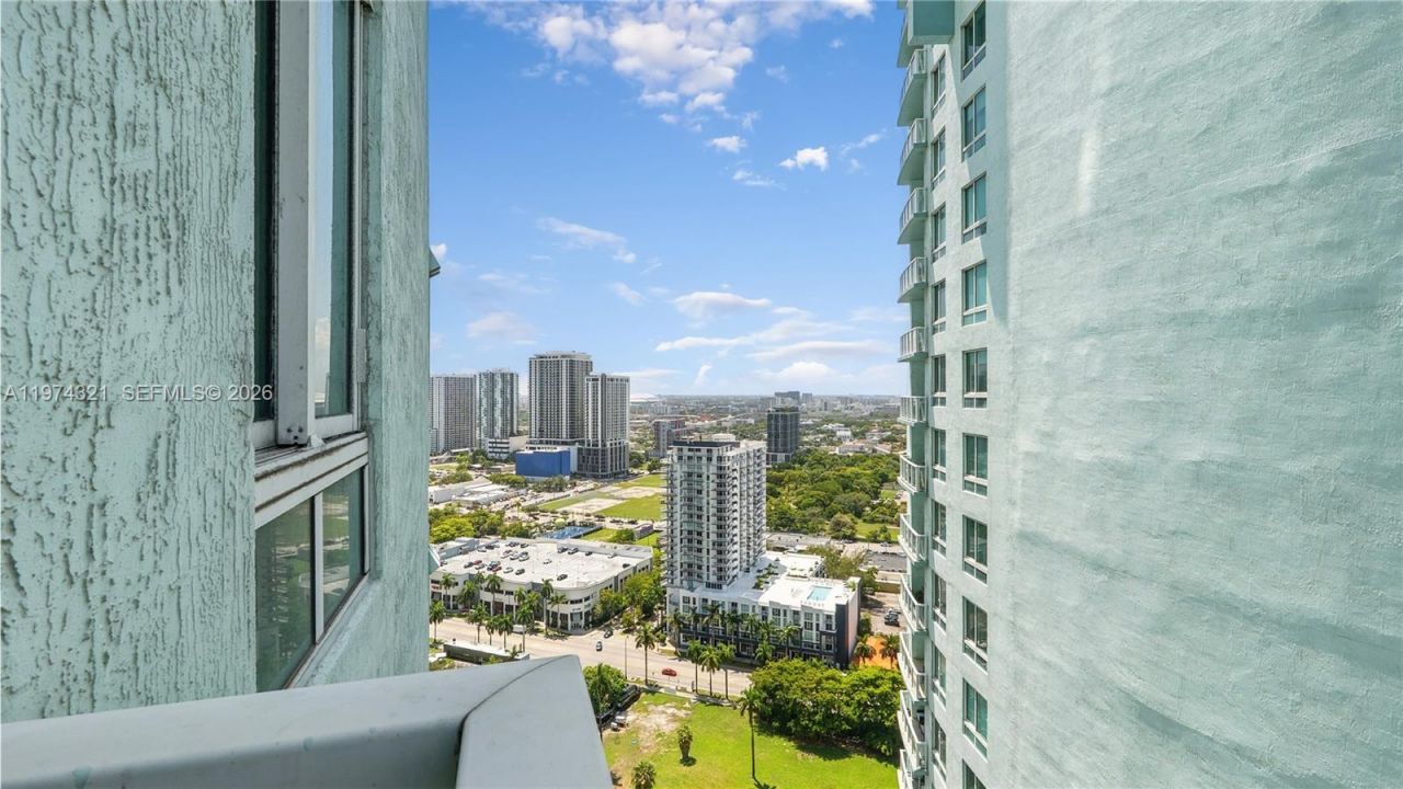 1900 N Bayshore Dr , Unit 2810, Miami, FL 33132 Photo