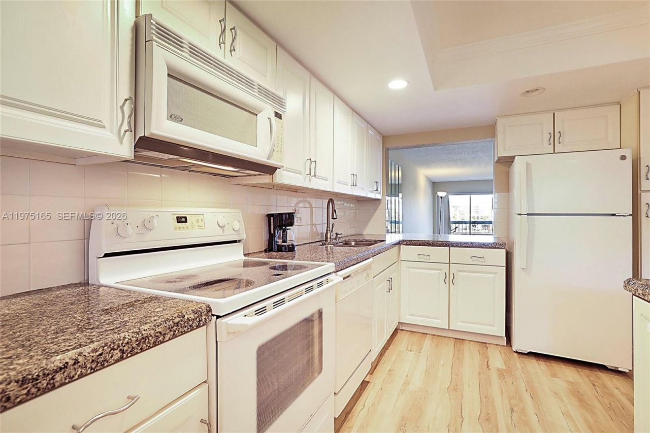 1036 Us Highway 1 , Unit 216, North Palm Beach, FL 33408 Photo