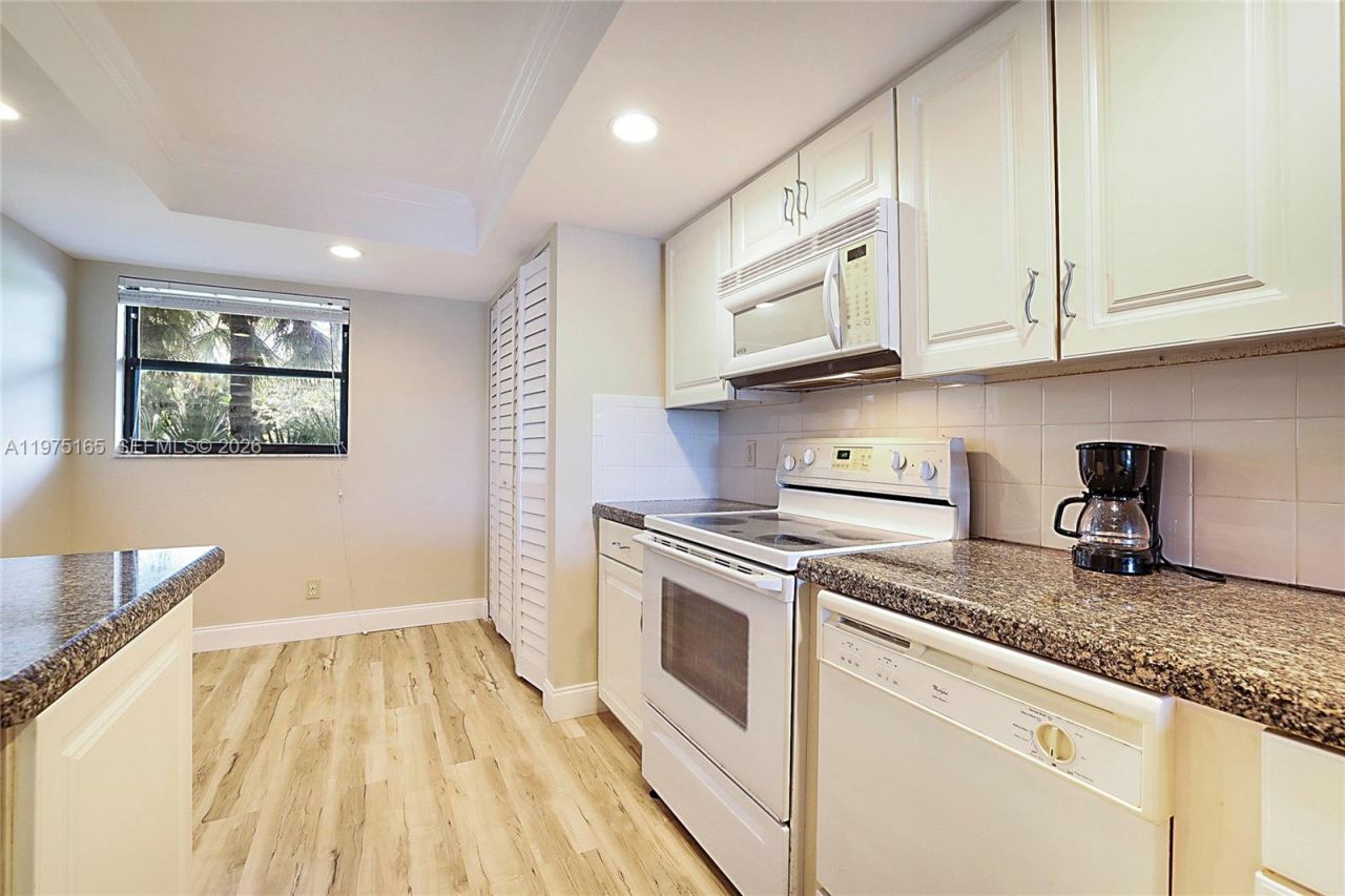 1036 Us Highway 1 , Unit 216, North Palm Beach, FL 33408 Photo