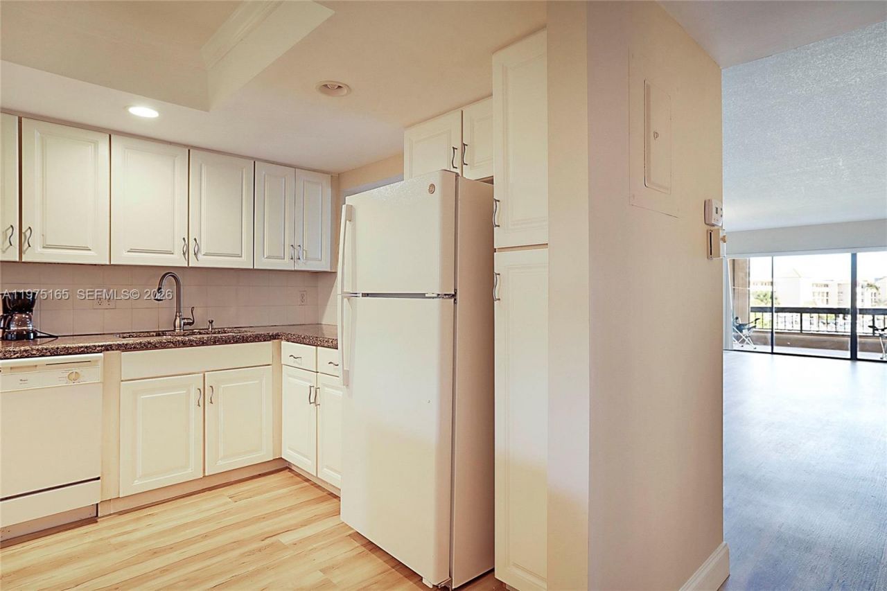 1036 Us Highway 1 , Unit 216, North Palm Beach, FL 33408 Photo