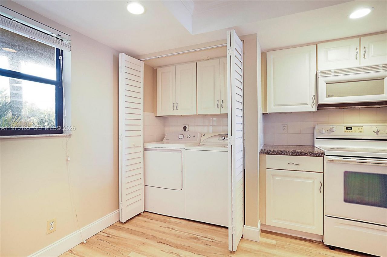 1036 Us Highway 1 , Unit 216, North Palm Beach, FL 33408 Photo