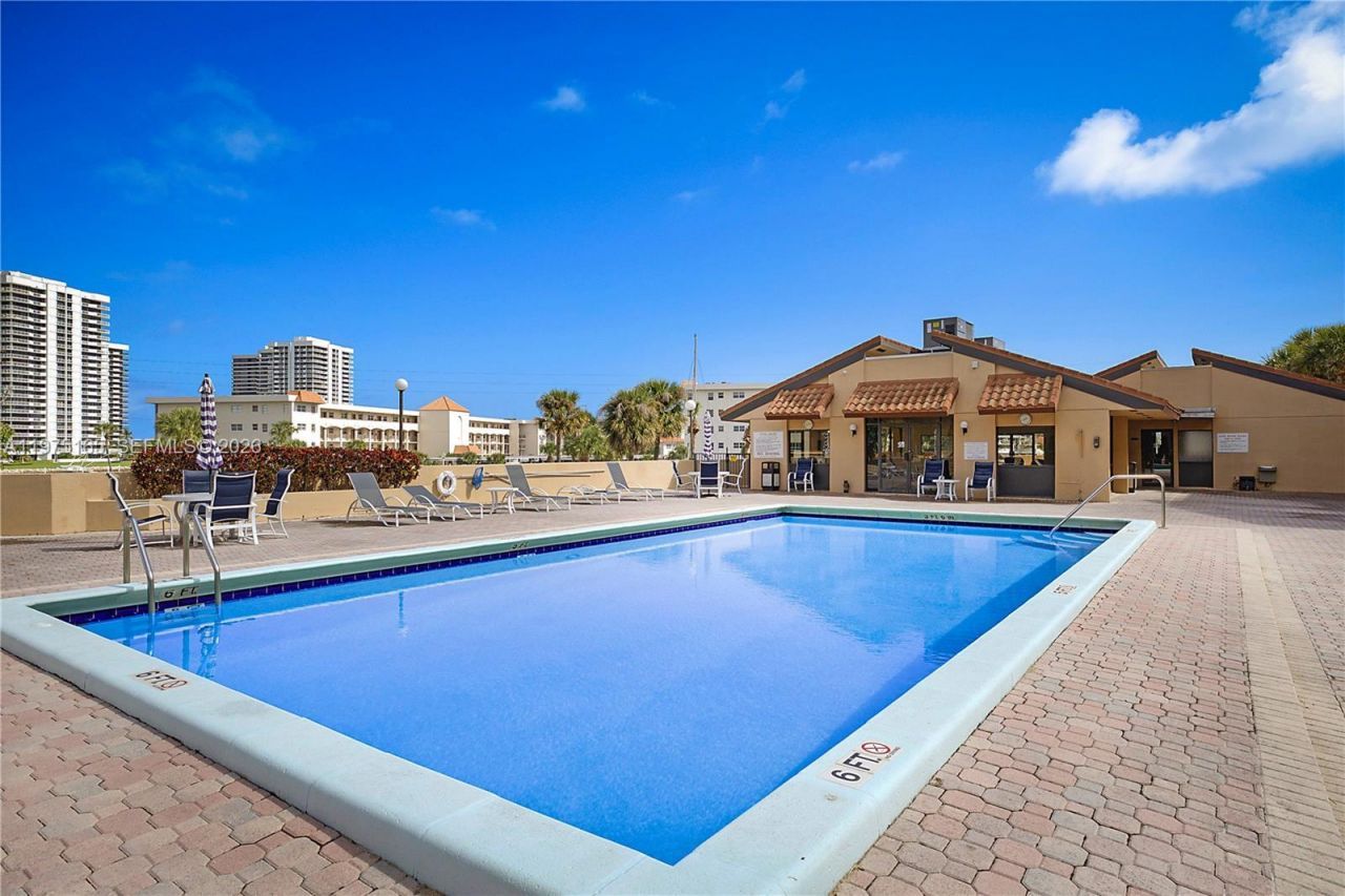 1036 Us Highway 1 , Unit 216, North Palm Beach, FL 33408 Photo