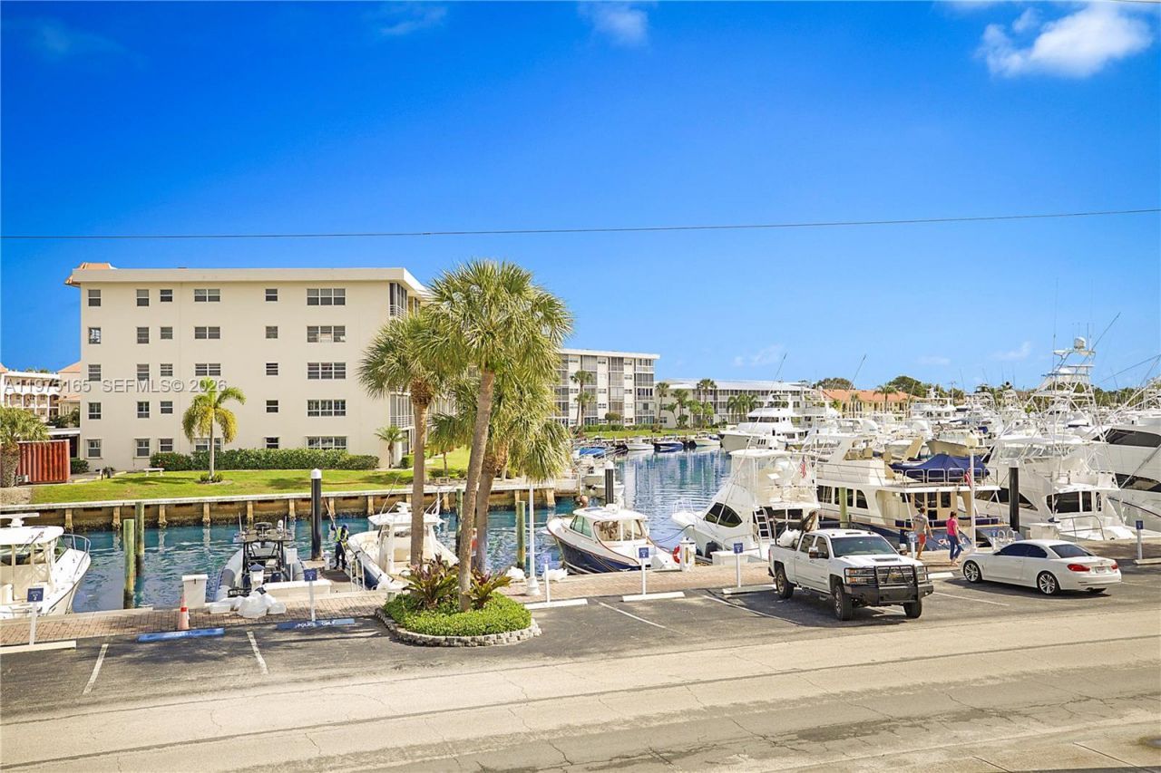 1036 Us Highway 1 , Unit 216, North Palm Beach, FL 33408 Photo