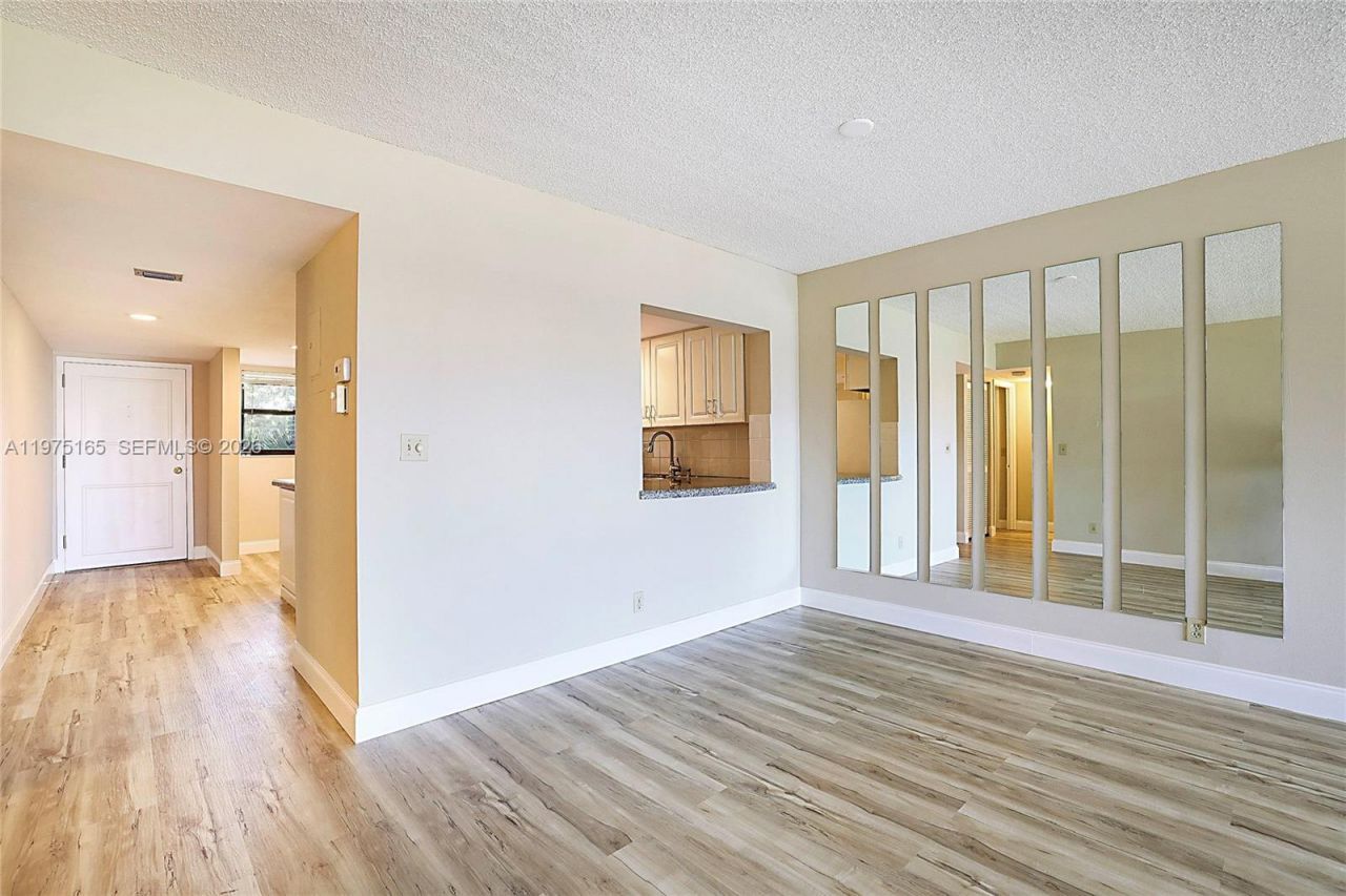 1036 Us Highway 1 , Unit 216, North Palm Beach, FL 33408 Photo