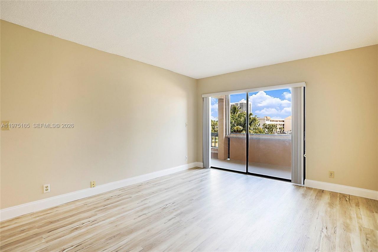 1036 Us Highway 1 , Unit 216, North Palm Beach, FL 33408 Photo