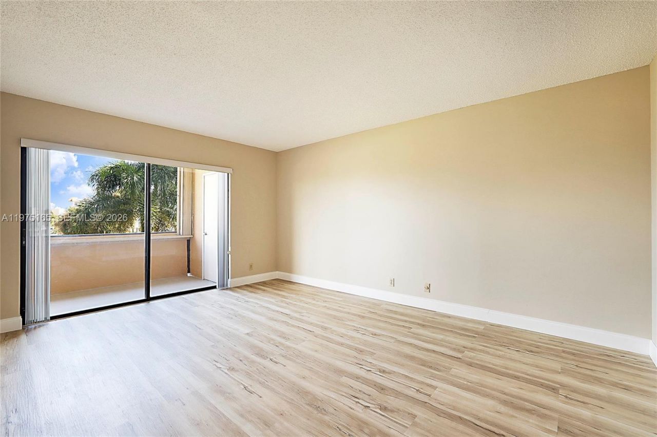 1036 Us Highway 1 , Unit 216, North Palm Beach, FL 33408 Photo