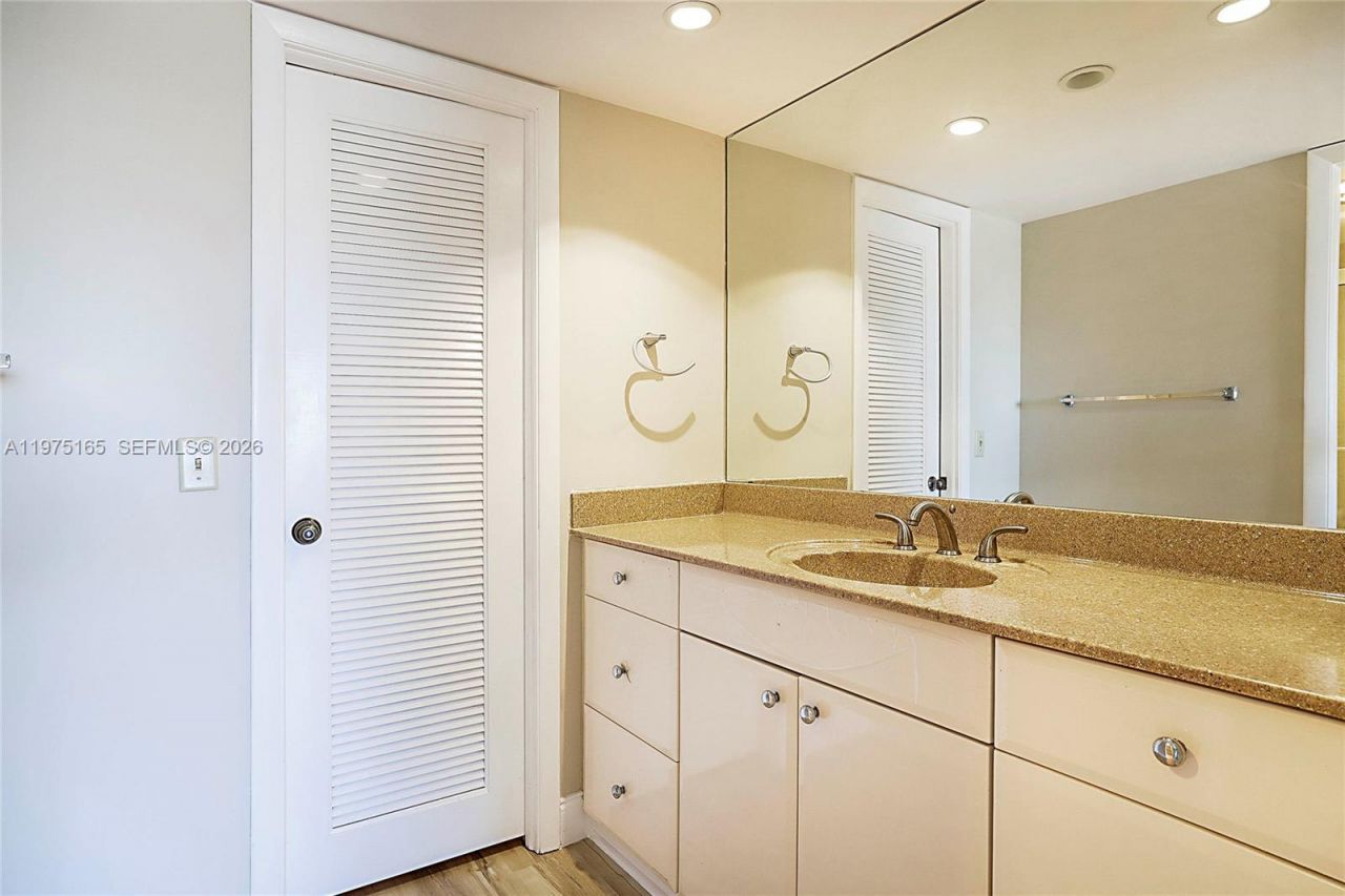 1036 Us Highway 1 , Unit 216, North Palm Beach, FL 33408 Photo