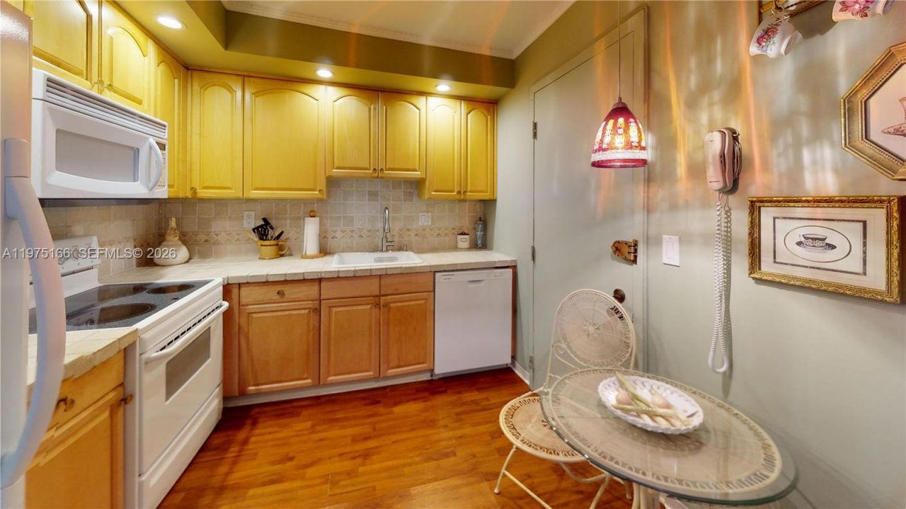 600 Three Islands Blvd , Unit 607, Hallandale Beach, FL 33009 Photo