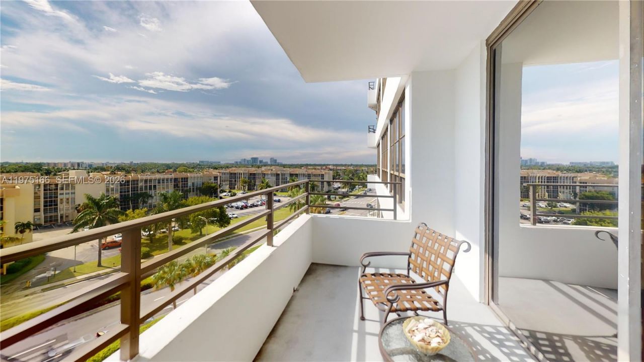 600 Three Islands Blvd , Unit 607, Hallandale Beach, FL 33009 Photo