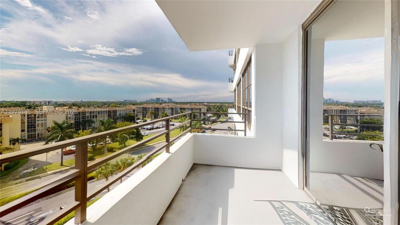600 Three Islands Blvd , Unit 607, Hallandale Beach, FL 33009 Photo