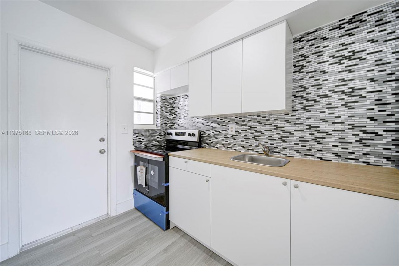 6733 NW 2nd Ct, Miami, FL 33150 Photo