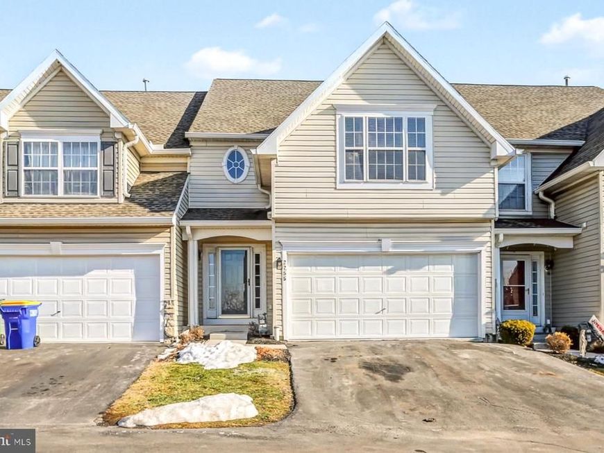 2255 W Slater Hill Lane W, Unit 76, York, PA 17406 Main Photo