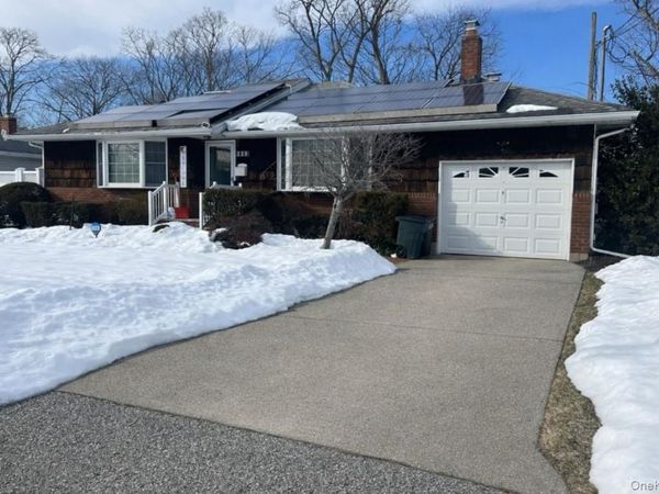 119 Jefferson Street , East Islip, NY 11730