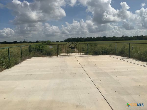 2647 Fm 3282, Gonzales, TX 78629