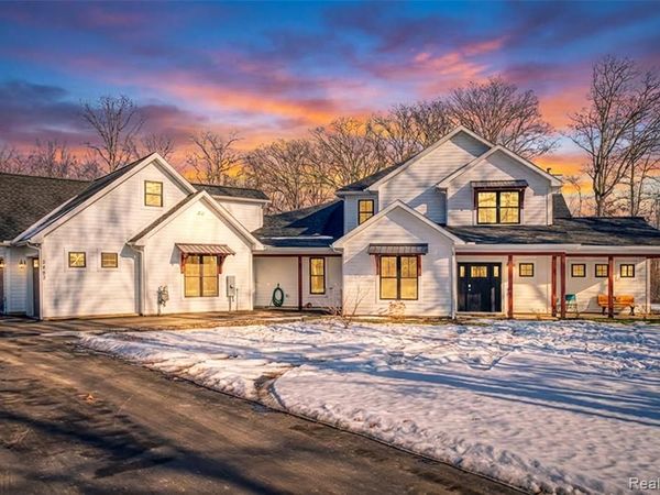 3483 Windwheel Point Drive, Hamburg Twp, MI 48169