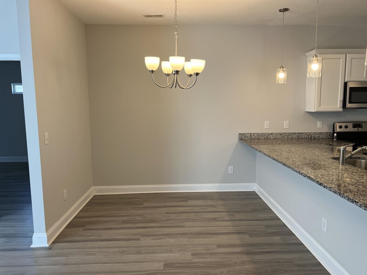 711 Hobonny Loop  Photo 4