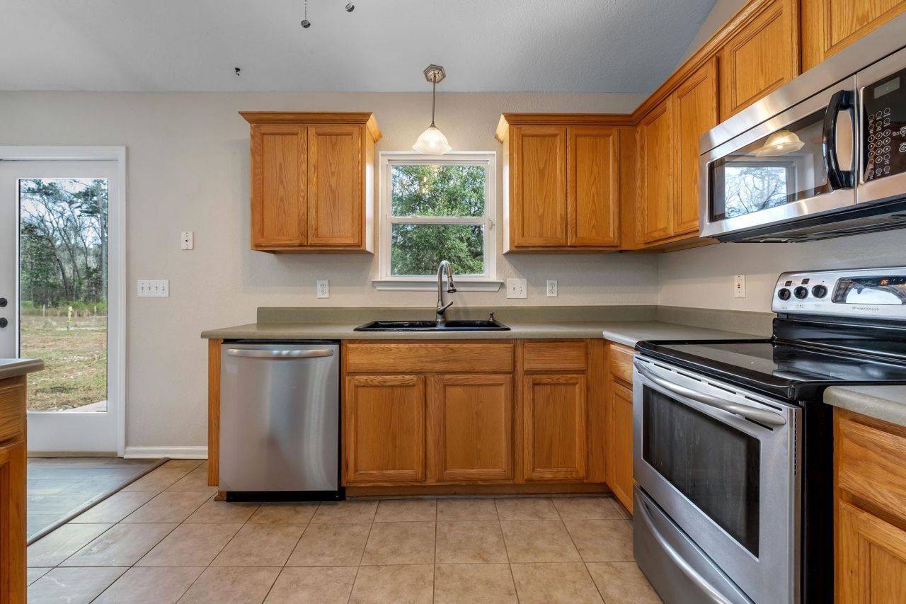 697 Millwood Drive , Havana, FL 00000 Photo