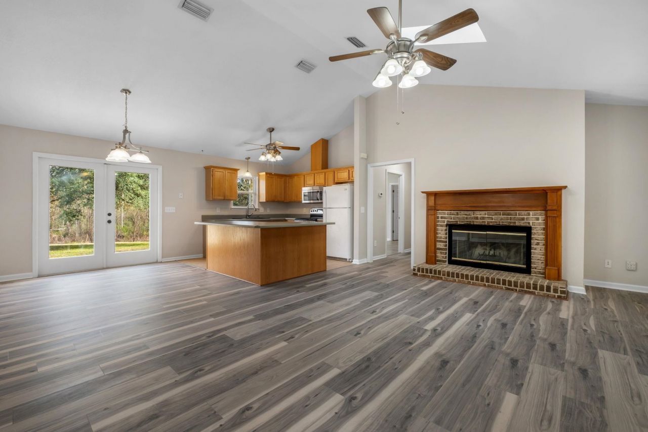 697 Millwood Drive , Havana, FL 00000 Photo