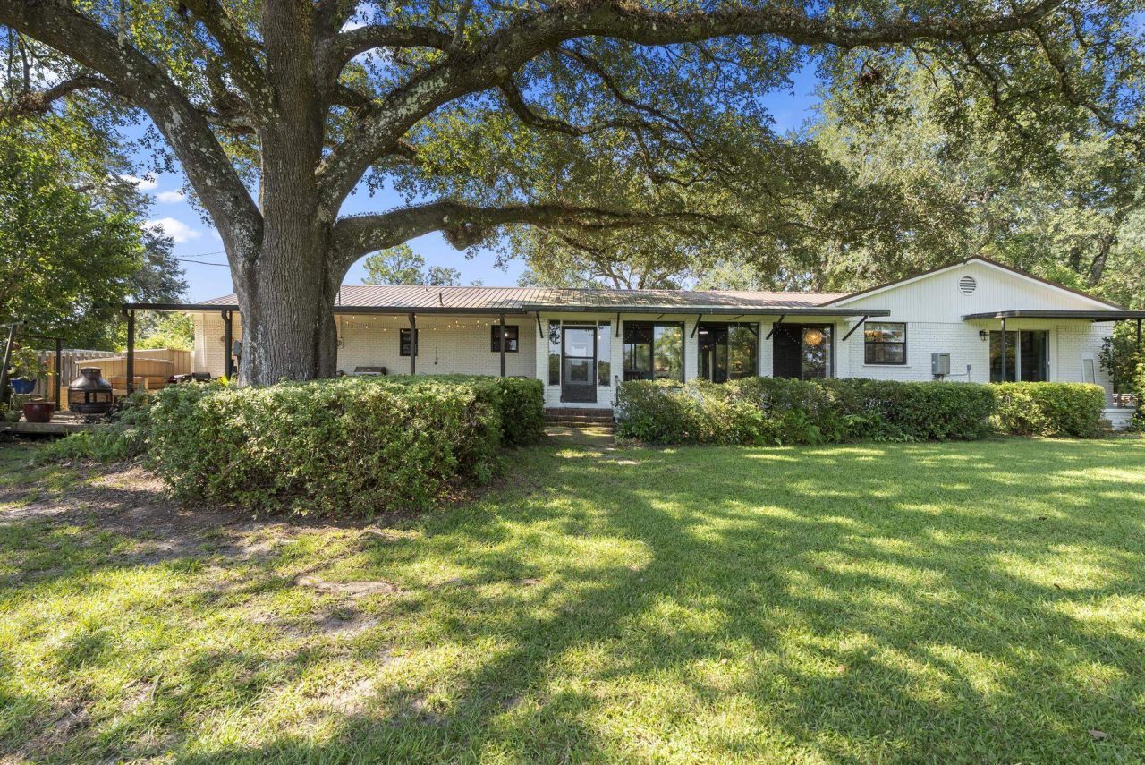 480 Lake View Drive, Wewahitchka, FL 32465 Photo